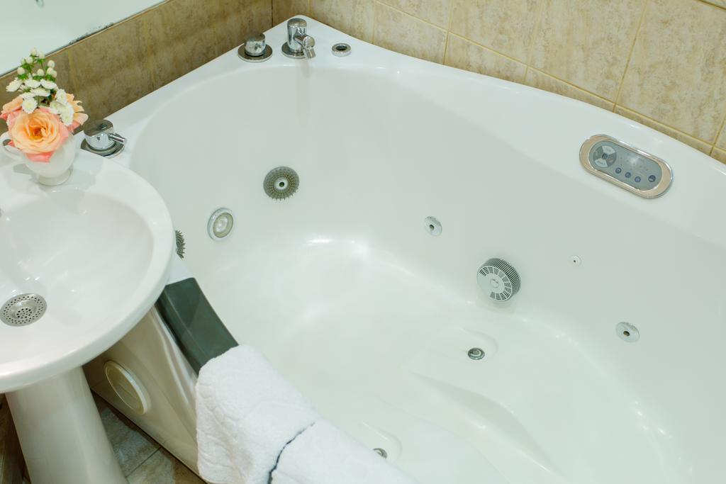 Studio De Luxe With Jacuzzi Sumi Dış mekan fotoğraf