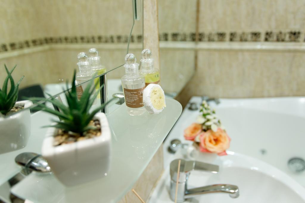 Studio De Luxe With Jacuzzi Sumi Dış mekan fotoğraf