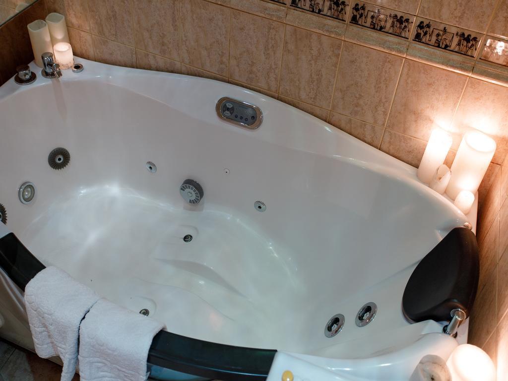 Studio De Luxe With Jacuzzi Sumi Dış mekan fotoğraf